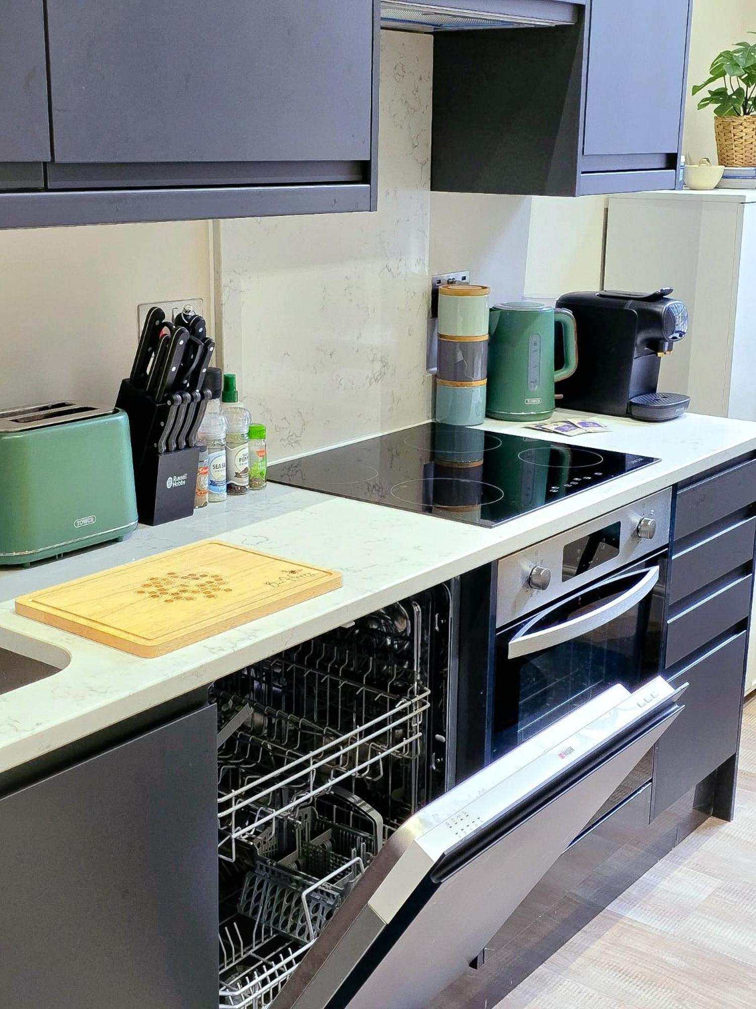 Beautiful Apartment & Central Location & King Size Bed ليدز المظهر الخارجي الصورة